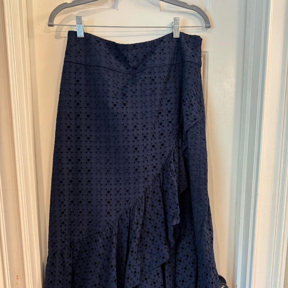 Banana Republic Navy Eyelet Skirt, size 6